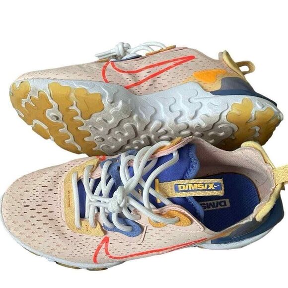 Nike Womens Size 6 React Vision Trainers Sneakers Shoes Washed Coral Orange - Picture 2 of 6